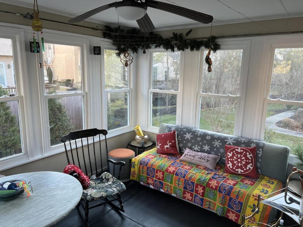 Location! House With Home Office, Gym, More-Cherry Hill Exterior photo