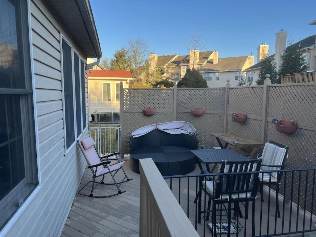 Location! House With Home Office, Gym, More-Cherry Hill Exterior photo